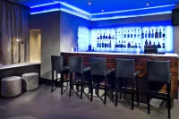 Hotel Saint Clair- Magnificent Mile - С баром
