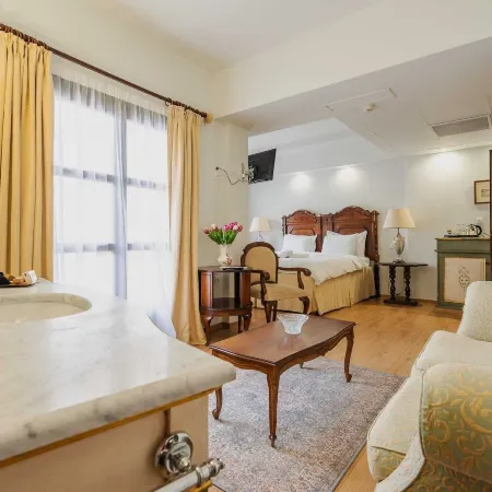 Le Convivial Luxury Suites & Spa