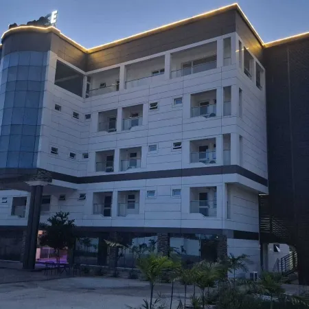 Bruce Palace Hotel