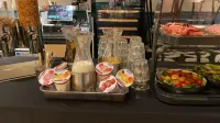 阿瑪德斯飯店 - 早餐