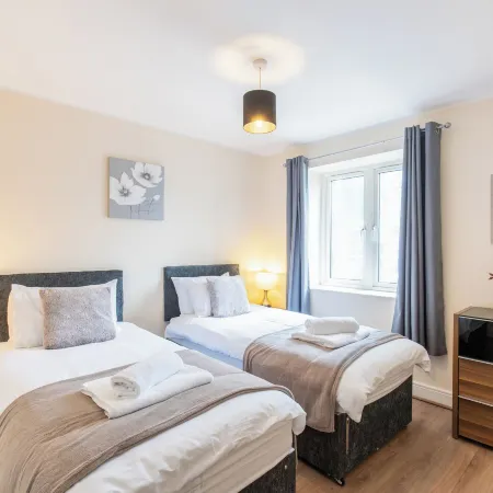 1-Bedroom Apartment with Balcony, Hoddesdon