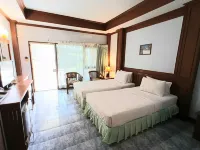 Sea View Resort - 2-Star