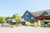 特爾福德中心普瑞米爾酒店 - 停車場