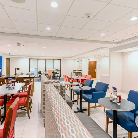 Holiday Inn Express RICHMOND AIRPORT by IHG