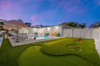 Sports Court Playground Putt Putt Spa Pool - Jacuzzi