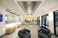 藍色宮殿旅館290 W 43rd & Bingle Rd - 2 星級
