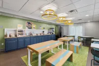 Spark by Hilton Waynesboro - breakfast