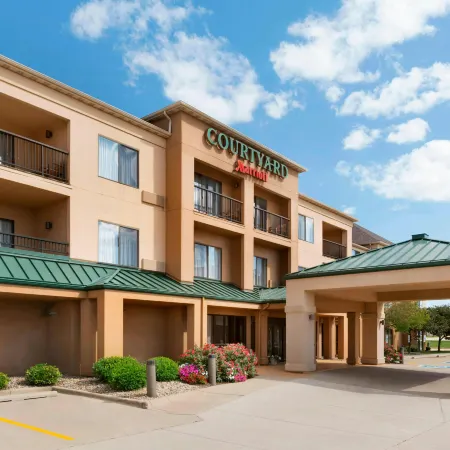 Courtyard Bloomington Normal