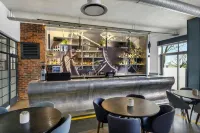 Protea Hotel O.R. Tambo Airport - bar