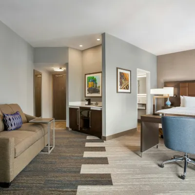 Hampton Inn & Suites Kansas City Downtown Crossroads Hotels near Negro Leagues Baseball Museum