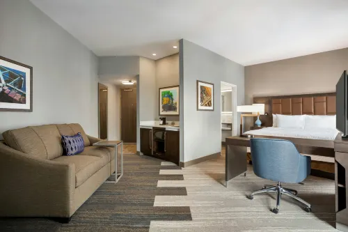Hampton Inn & Suites Kansas City Downtown Crossroads - 2-Star