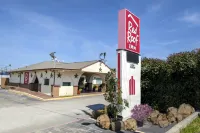 Red Roof Inn Arlington - Entertainment District - parking