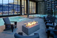 Delta Hotels, Mont Sainte-Anne, Resort & Convention Center - Uima-altaat