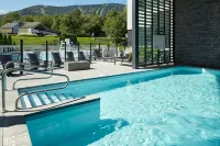Delta Hotels, Mont Sainte-Anne, Resort & Convention Center - Uima-altaat
