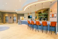 Hampton by Hilton Blackburn - bar