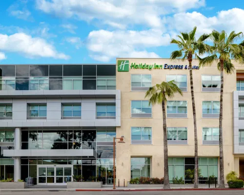 Holiday Inn Express & Suites GLENDALE DOWNTOWN by IHG Hotels near غريفيث بارك