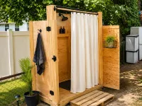 Vintage RV & Spa Experience for 3 - Homestays