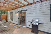 Farmhouse w/ Private Hot Tub < 1 Mile to Birch Bay - 3-Star
