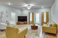 Screened Porch: Newly Built Townhome in Madison -  Apartamentos vacacionales