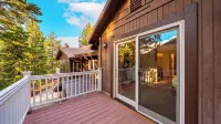 Stillwood by Avantstay Alpine Chalet + Decks + Game Room Near Ski + Lake - Homestays