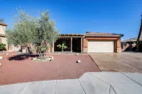 Large Patio Oasis, Games, Pool! Indio Getaway - Wifi
