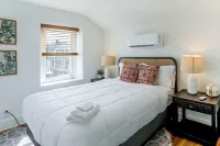4 Mi to Cedar Point: Main House w/ Fenced Yard - キッチン