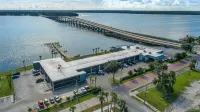 Quality Inn & Suites Palatka Riverfront - 2つ星