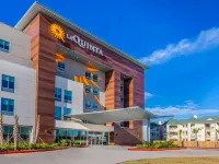 La Quinta Inn & Suites by Wyndham Galveston West Seawall Hotels near Galveston Island