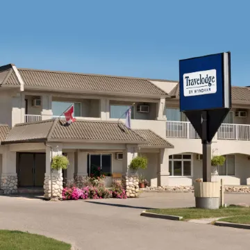 Travelodge by Wyndham Edson 2409079 Alberta Ltd.