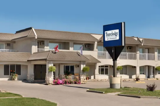 Travelodge by Wyndham Edson 2409079 Alberta Ltd.