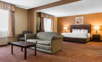 Quality Inn & Suites Bloomington University Area