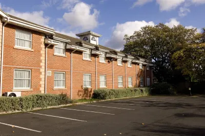 Premier Inn Birmingham (Great Barr/M6 J7) Hotels near Scott Arms Shopping Centre
