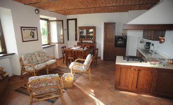 Cà Dra Topia (The Grape Pergola House) Near Alba. Charming House - Italy