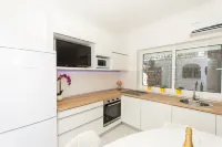 Apartment with Amazing Sea View - Hot Tub