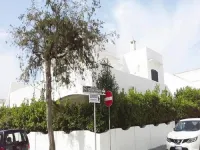 Beautiful Apartment on the Beach in Central Location with Spacious Balcony; Pets
