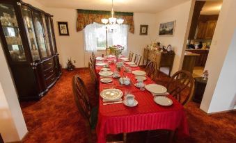 Wild Rose Bed & Breakfast - Housity