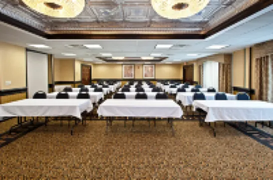 智選假日套房酒店翠華