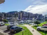 Blue Bay - parking