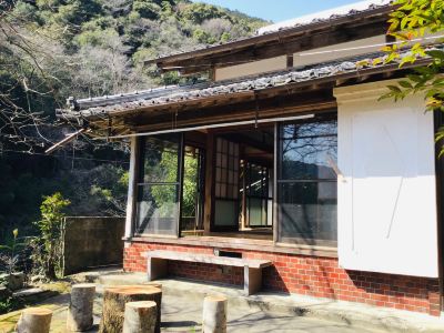 施設外観 古民家宿 寝つきいいキツネの写真