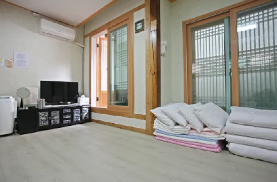 Seochon Nuhadang Hanok Stay Hotels in Seochon