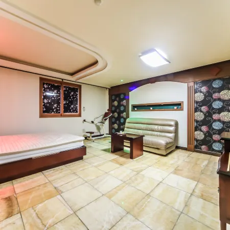 Plus Motel