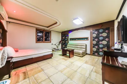 Plus Motel