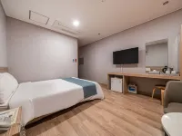 Blue Mountain Hotel Hotels near Dong-Amsa