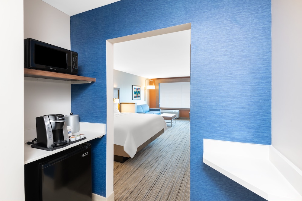 Holiday Inn Express & Suites Phoenix - Airport North, an Ihg Hotel