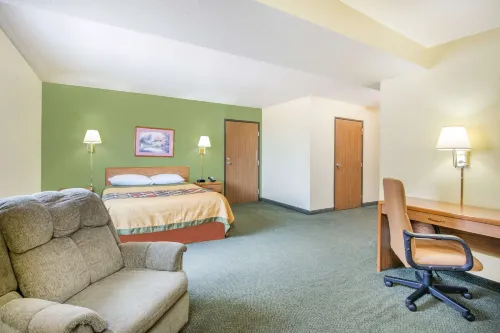 Super 8 by Wyndham Colby