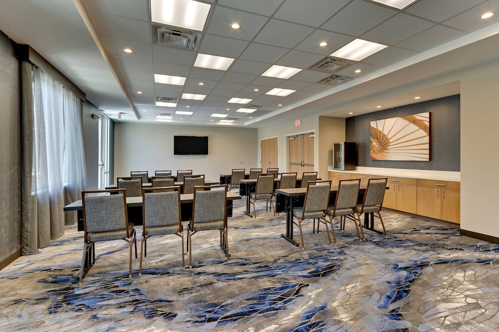 Fairfield Inn & Suites by Marriott Dallas Love Field