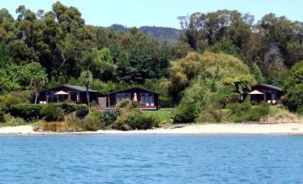 Adrift in Golden Bay- Absolute Beachfront Villas