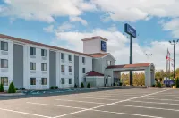 Sleep Inn Wytheville I-77 and I-81 - parking