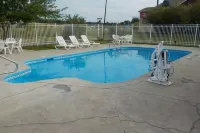 SureStay Plus Hotel by Best Western Auburn - Parking