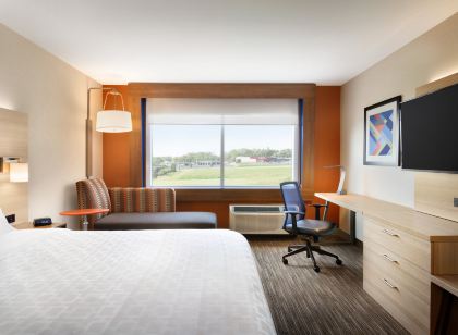 Holiday Inn Express & Suites Savannah W - Chatham Parkway